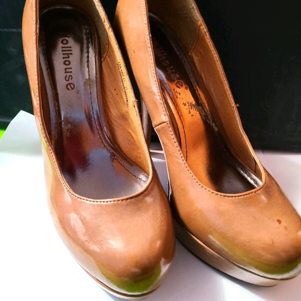 Dollhouse platform pumps